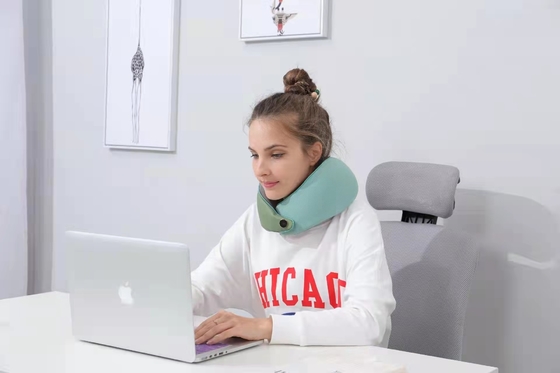 Hoge kwaliteit populaire mode U-vorm geheugen schuim nek vliegtuig reis auto kussen nek massager kussen met warmte