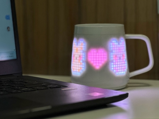Persoonlijke cadeautjes voor Moederdag Ai-verbeterde keramische mok met Pixel Display Modern Design Gift