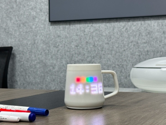Persoonlijke cadeautjes voor Moederdag Ai-verbeterde keramische mok met Pixel Display Modern Design Gift