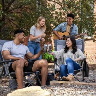 Draagbare Koel Campingstoel met Ergonomisch Ontwerp en Afneembaar Koelkussen voor Comfortabele Buitenactiviteiten en Evenementen